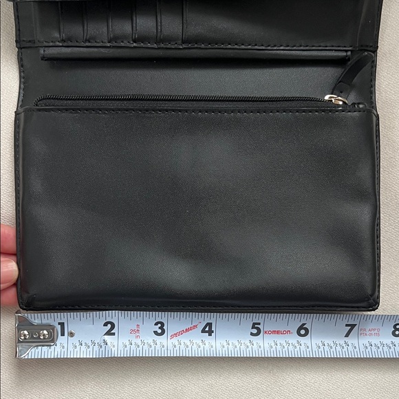 Kate Spade Elegant Shiny Black Crossbody Bag - Picture 6 of 9